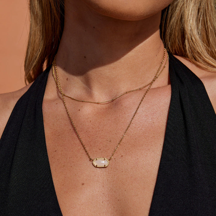 Collar con Colgante de Piedra Ember