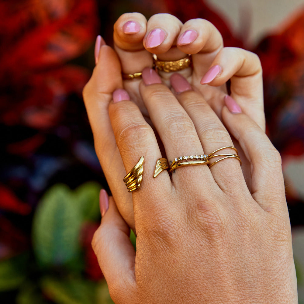 Anillo Envoltura de Alas de Ángel Doradas