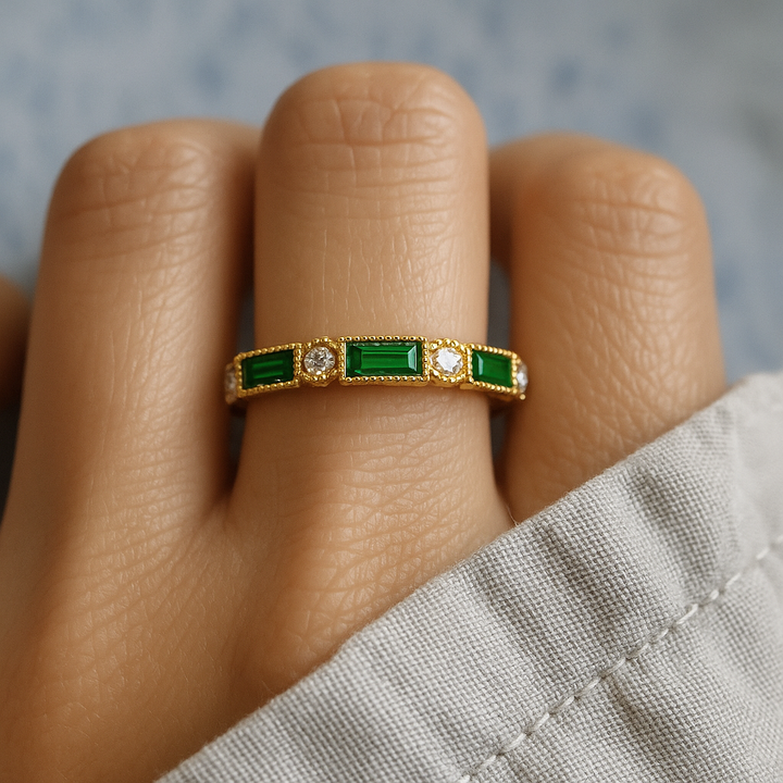 Alex - Anillo de Oro con Zirconia Incrustada Verde