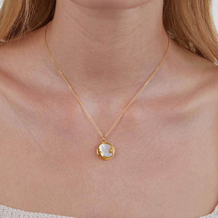 'Soñando en las Nubes' Collar de Luna y Estrellas