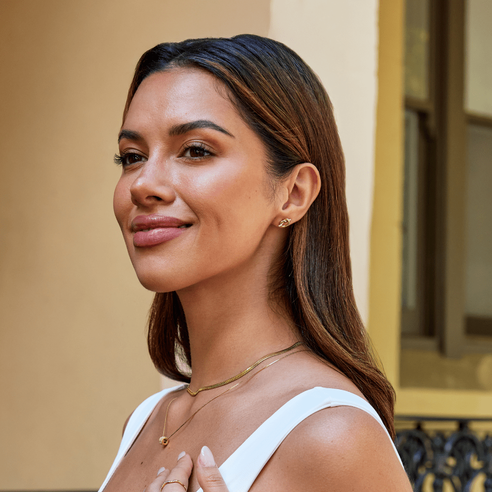 Pendientes Adela Knot: Giros Atemporales de Elegancia