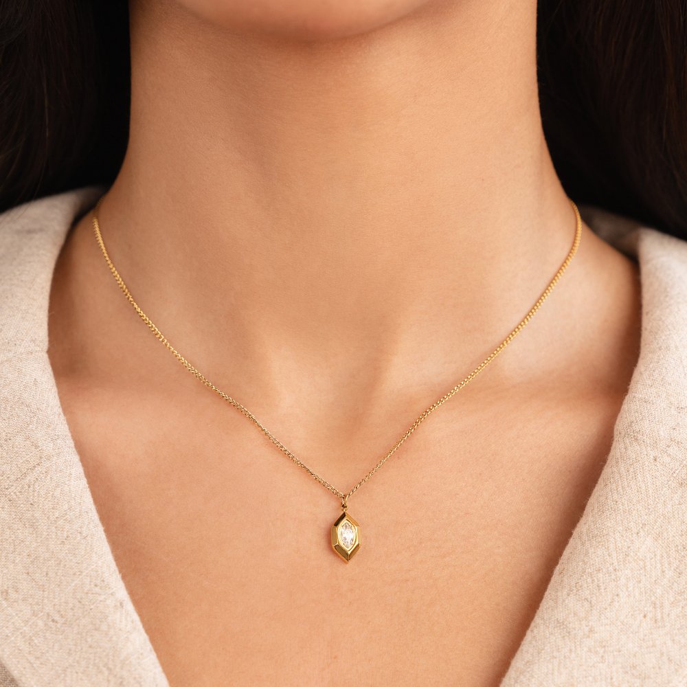 La Elegancia Radiante de Aliyah