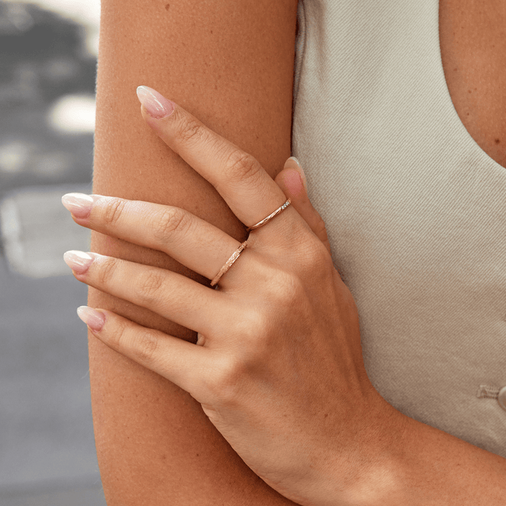 Anillo de Banda de Oro Amelia