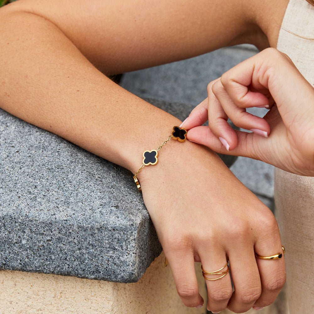 Pulsera Black Clover