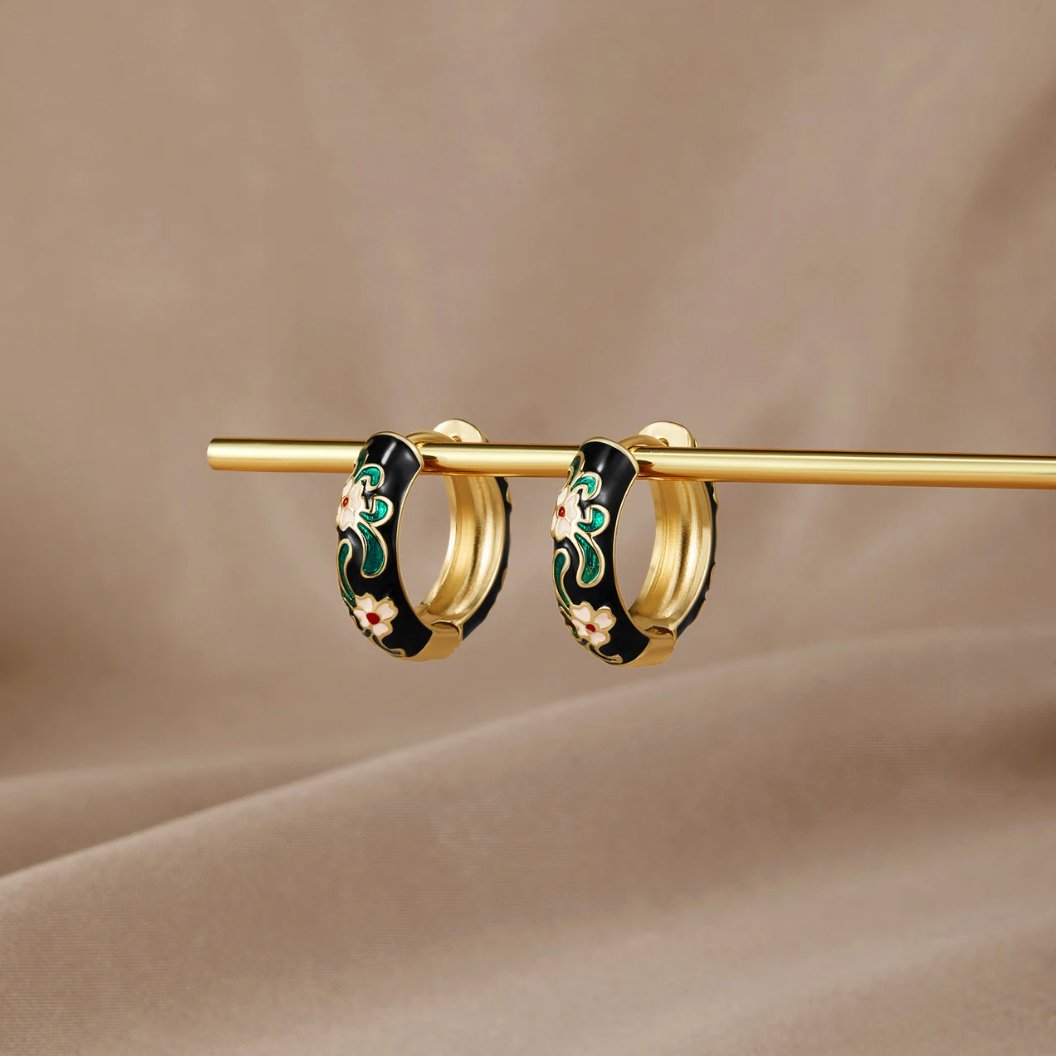Bloom Bliss: Pendientes Elegantes