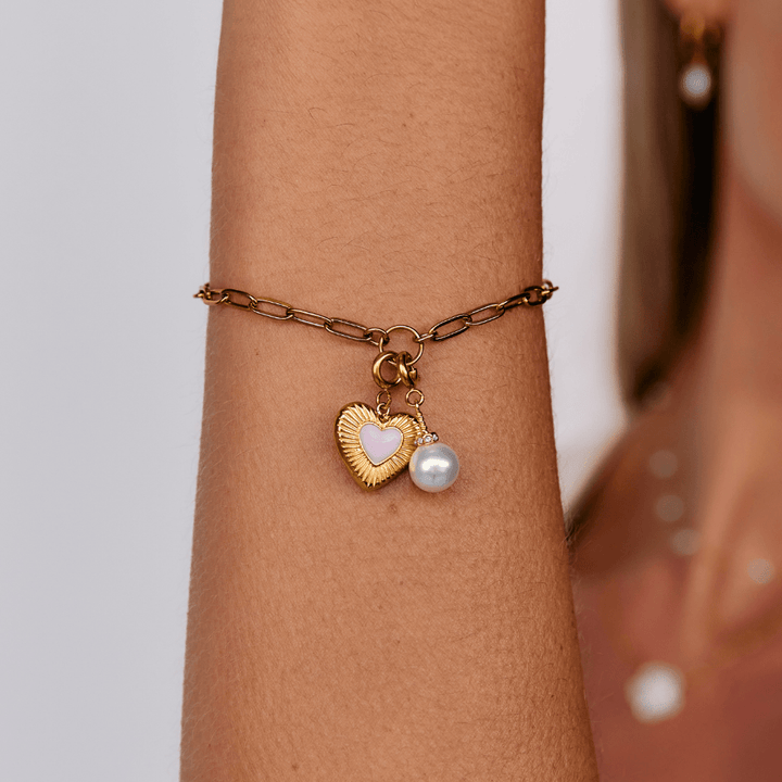 Encanto de Corazón Dorado Sonrojado