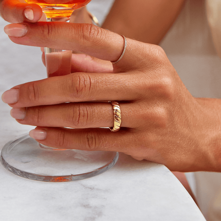 Anillo Twist Infinito de Calira