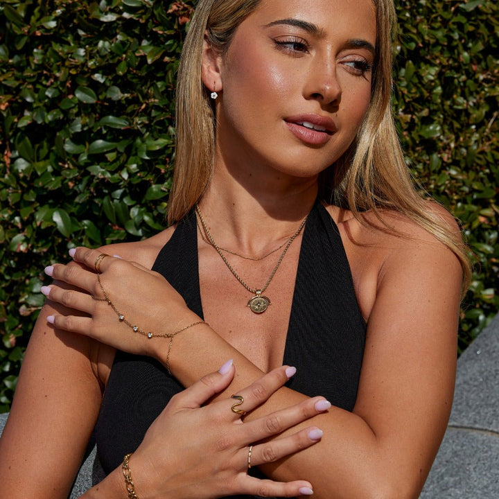 Collar de Moneda Dorada Celestial