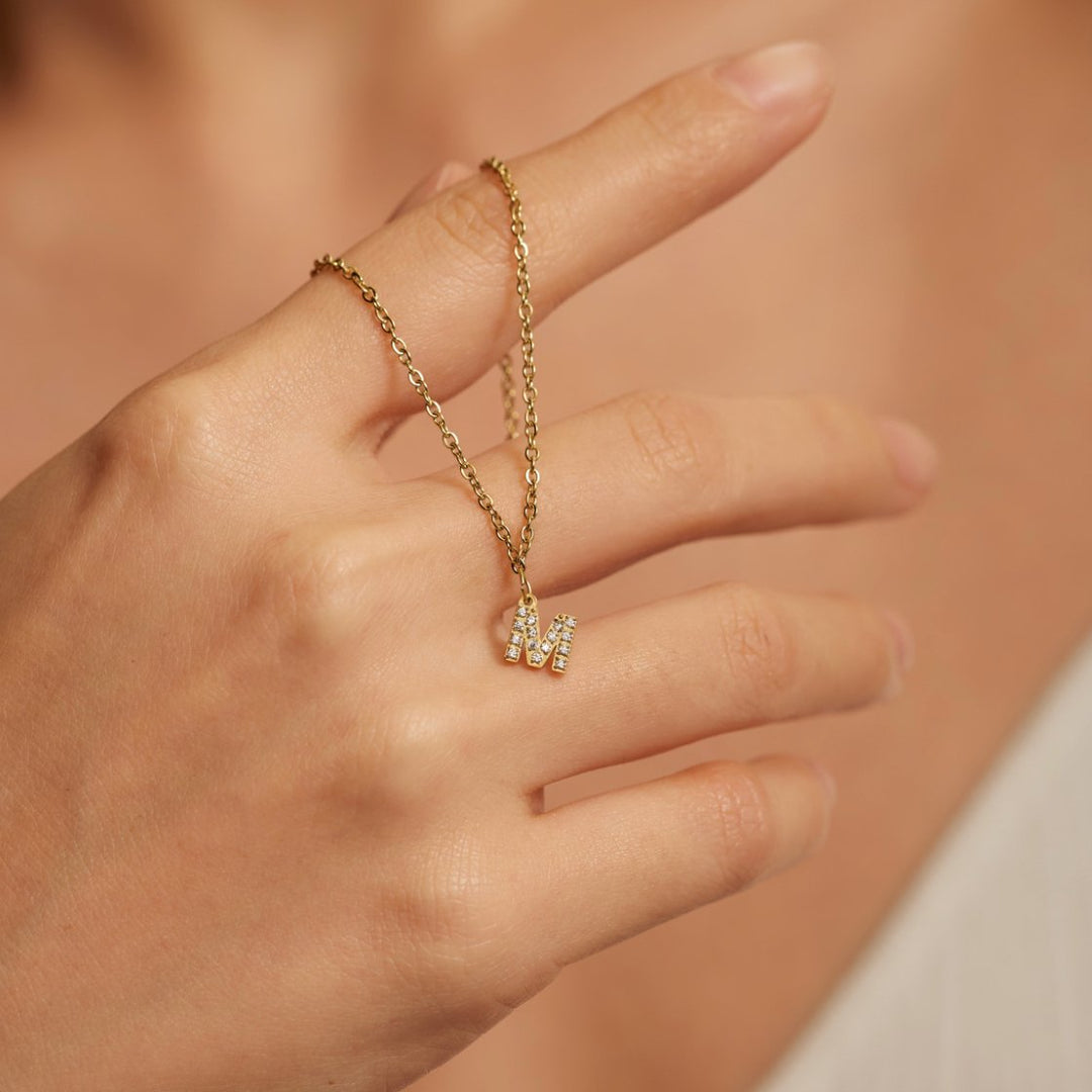 Collar con Guión Brillante