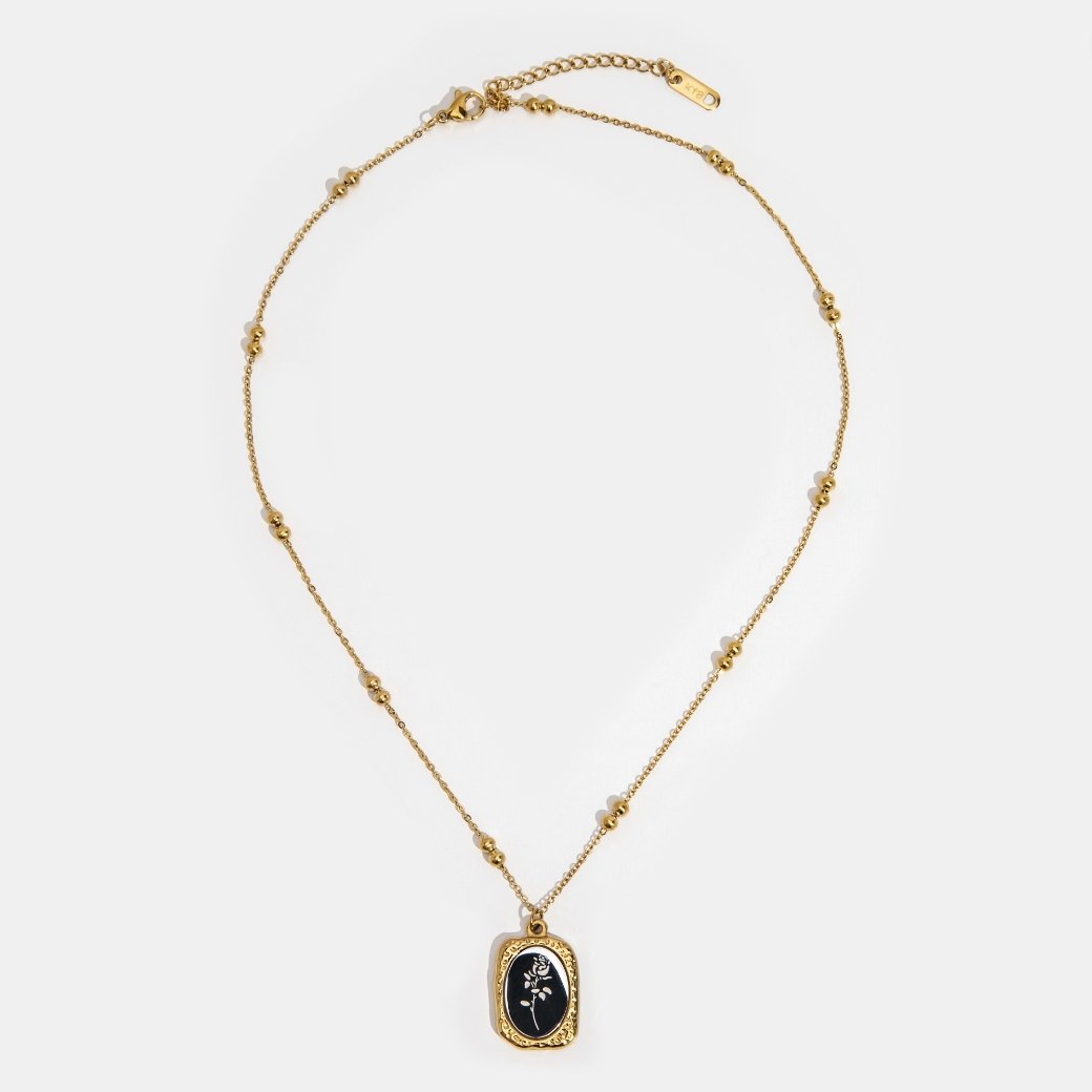 Collar Susurro de Rosa: Encanto del Amor Delicado