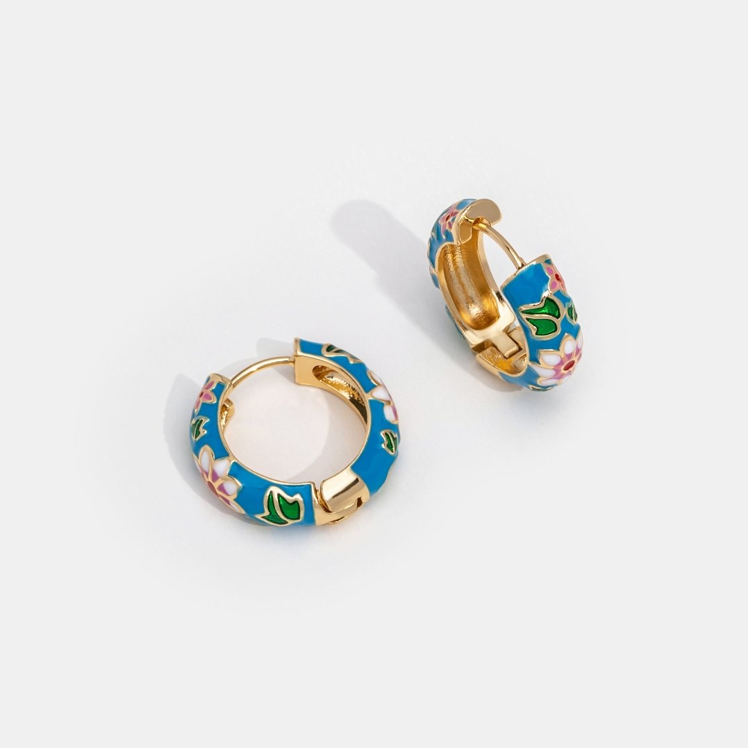 Pendientes de Flor en Aro Dorado