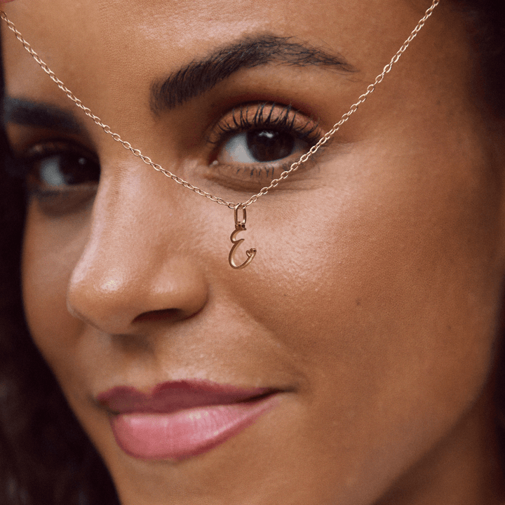 Collar de Corazón con Letra de Oro