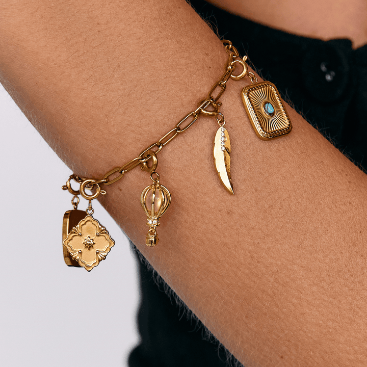 Encanto de Globo Aerostático Dorado