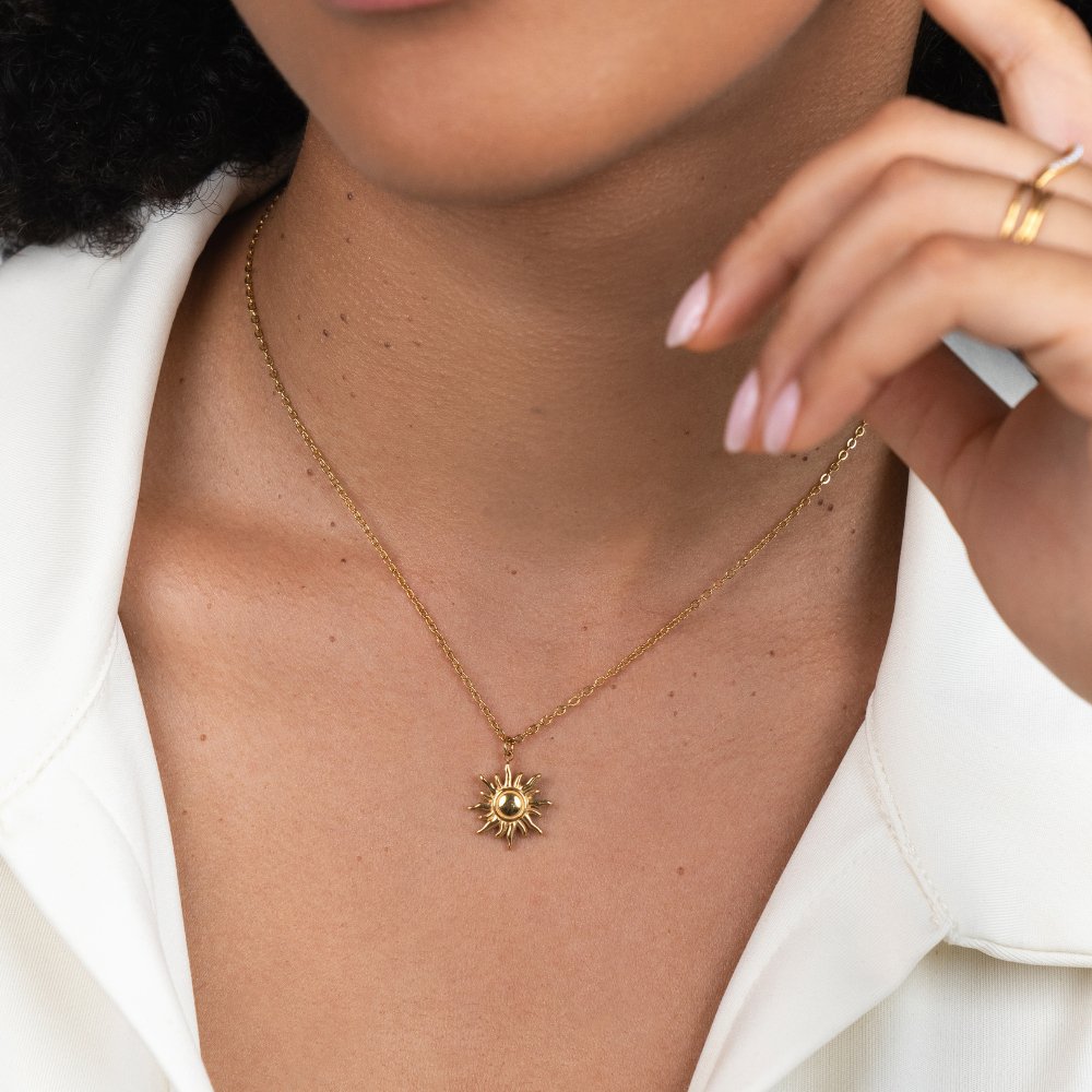 Collar de Sol Dorado