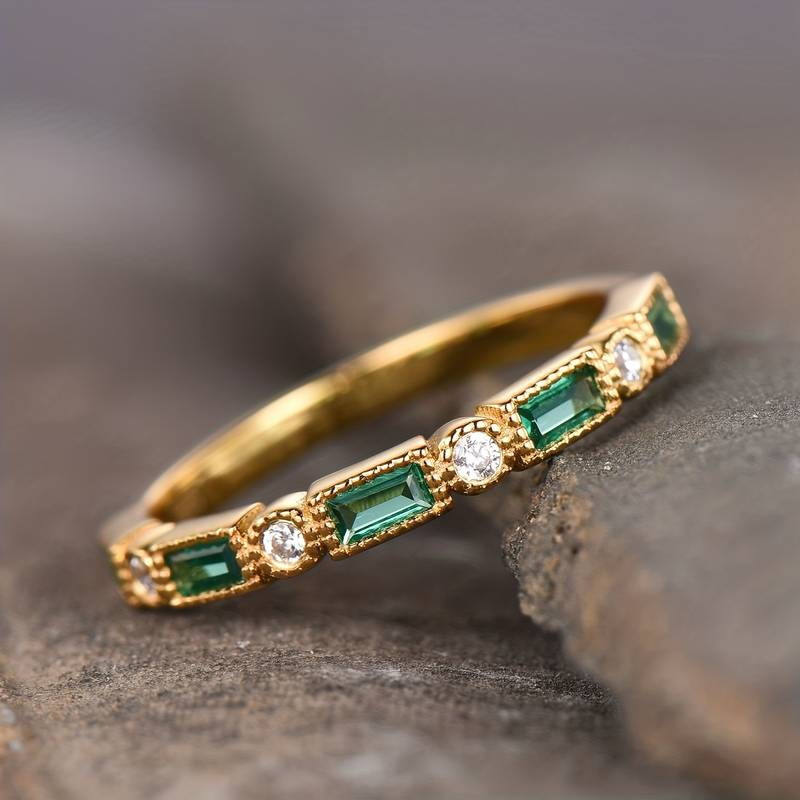 Alex - Anillo de Oro con Zirconia Incrustada Verde