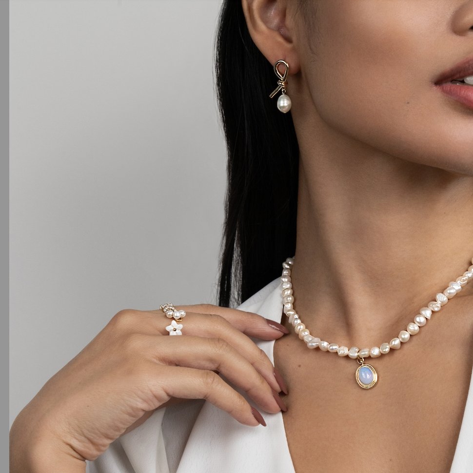 Pendientes de Oro Nudos y Perlas de Agua Dulce