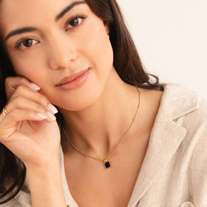 Collar Colgante Negro Lucia