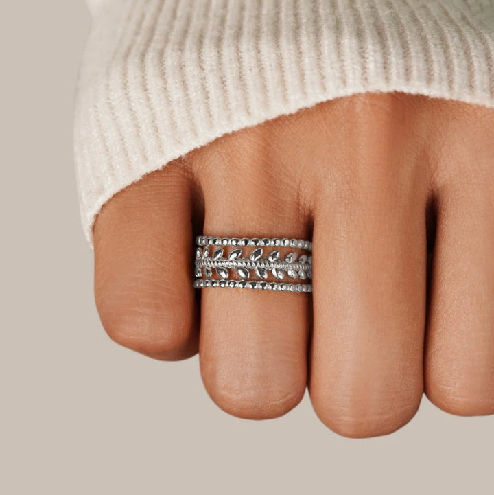 Anillo de Hoja de Plata en Capas Marissa