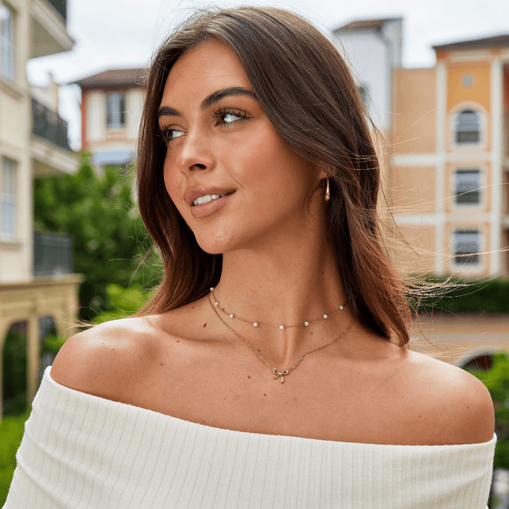 Collar con Colgante de Arco de Serenidad