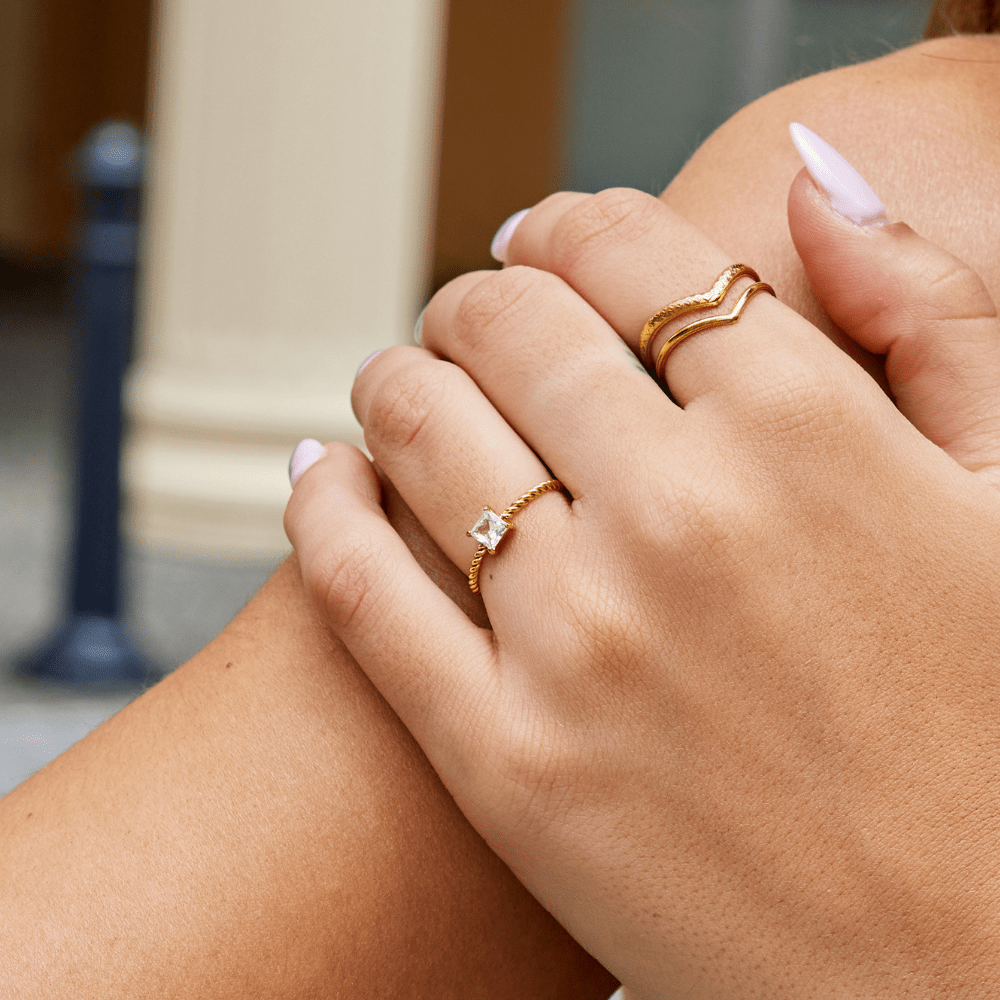 Anillo Twisted de Cristal Sofia