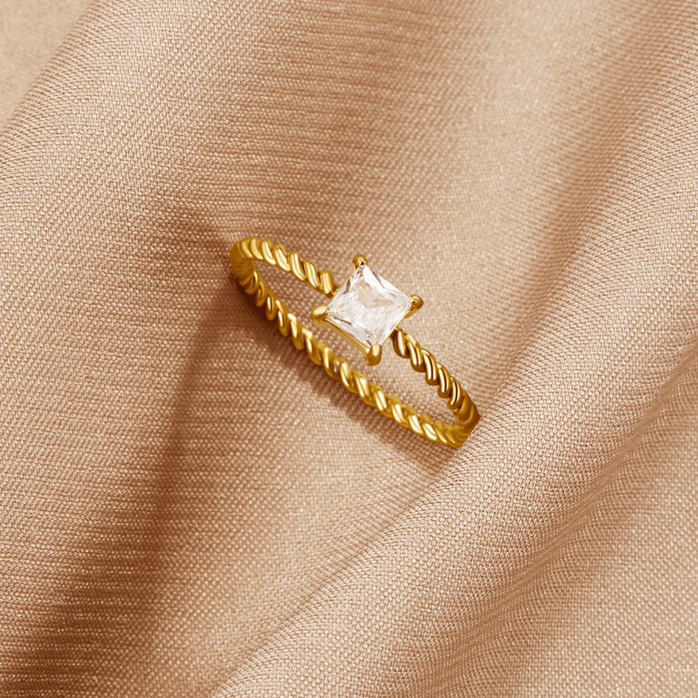 Anillo Twisted de Cristal Sofia