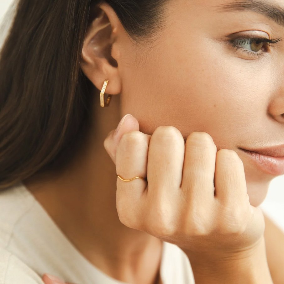 Anillo apilable de oro Tina