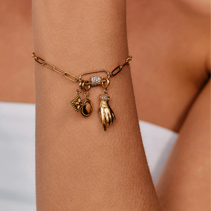 Encanto de Mano de Oro Victoria