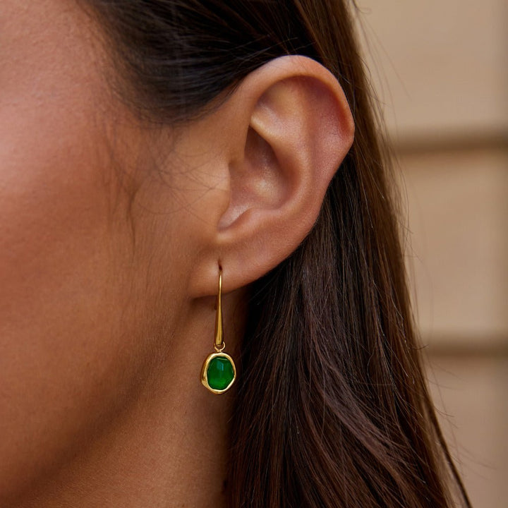 Pendientes de gota vintage en esmeralda