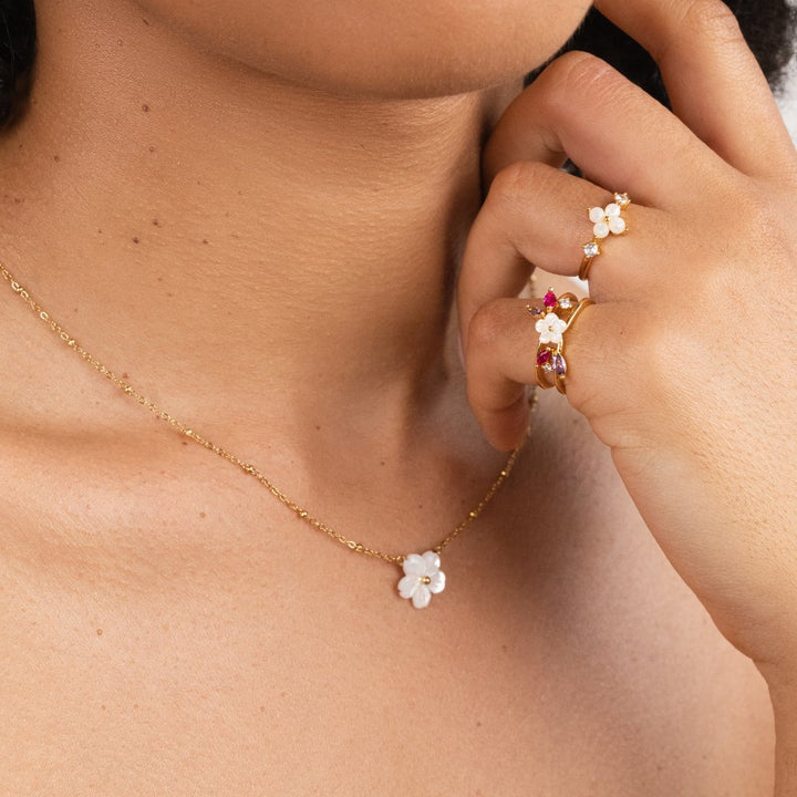 Collar de Flor de Flor Blanca