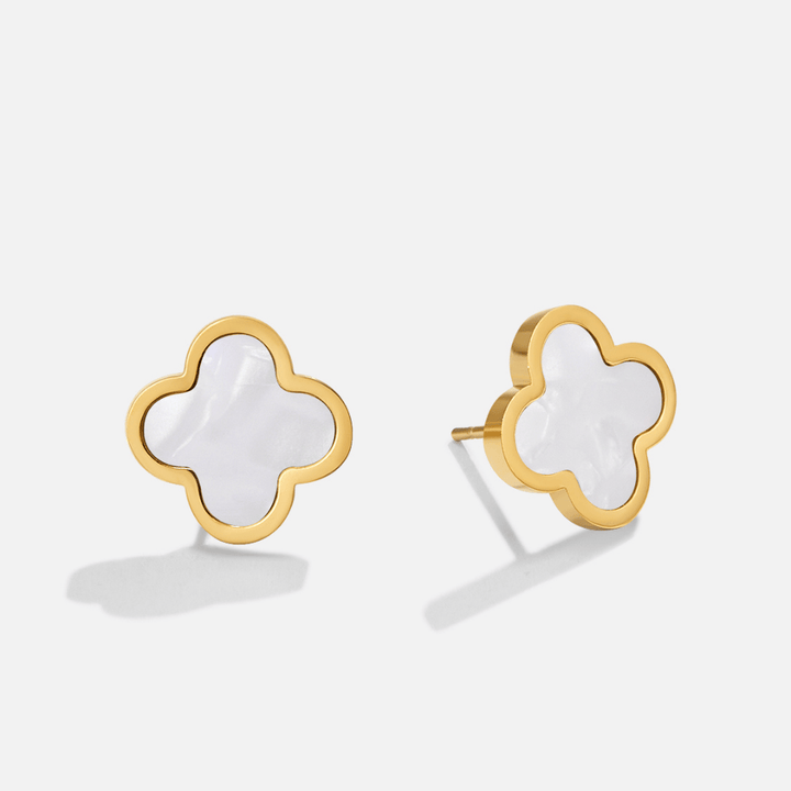 Pendientes de Stud de Trébol Blanco